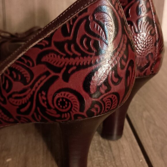 Nurture Sandee Peep Toe Brown Leather Embossed Heel Pumps Size 8M - Picture 9 of 16